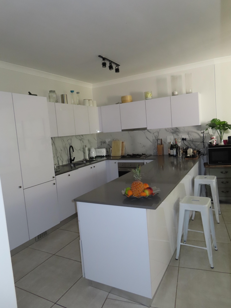 To Let 3 Bedroom Property for Rent in Paardevlei Western Cape